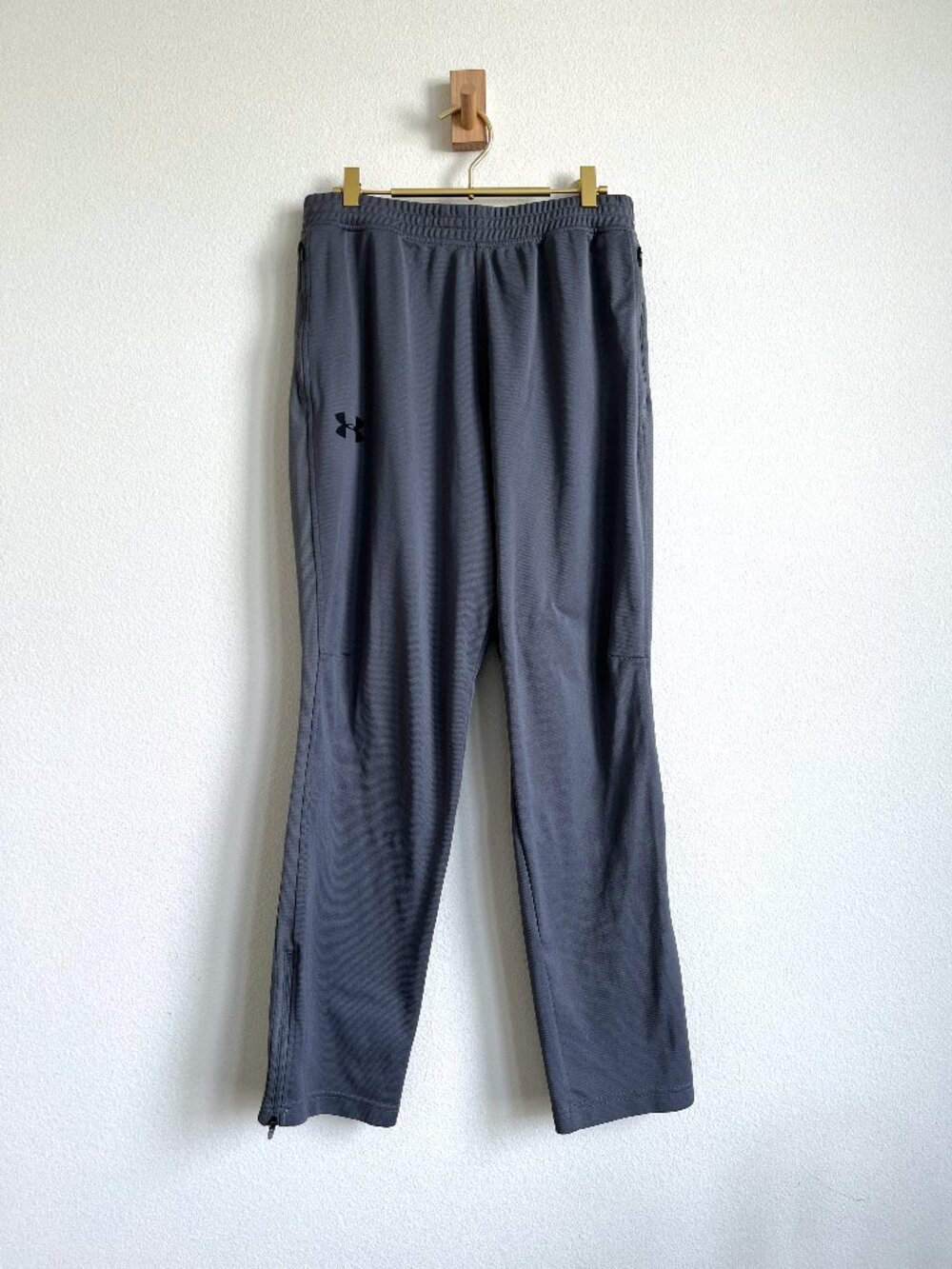 Under Armour Vital Woven Loose Fit Pants - Lightweight Track Pants - Size L
